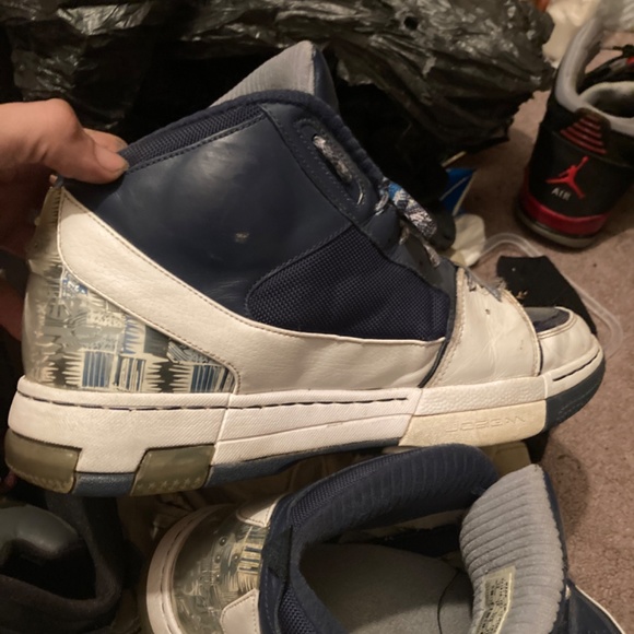 Shoes - Picture 4 of 5